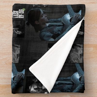 Ellie  - The Last Of Us 2 Art Design Throw Blanket Official Cow Anime Merch